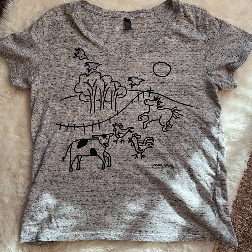 Marushka Hand-Printed "Farm Life" V-Neck Tee - L - Picture 8 of 8